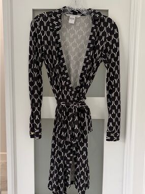 Diane Von Furstenberg Black and White Printed Wrap Midi Dress